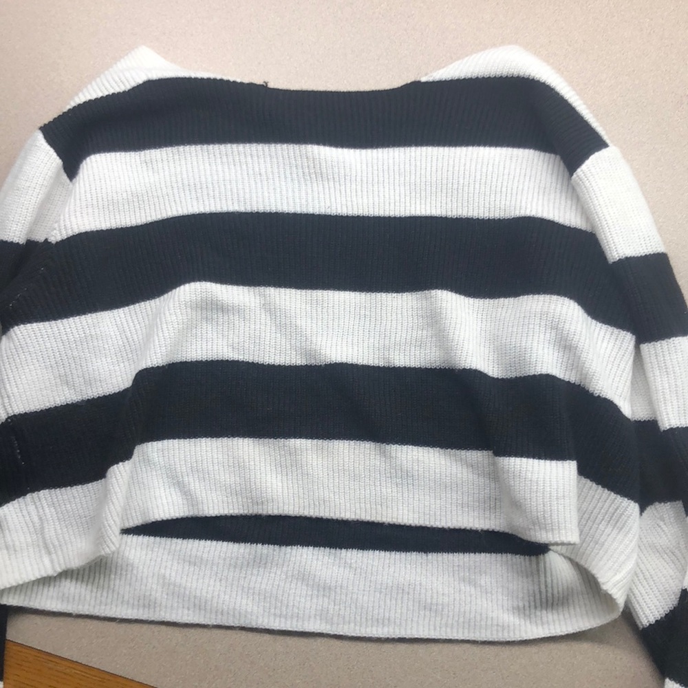 Cropped black and white sweater